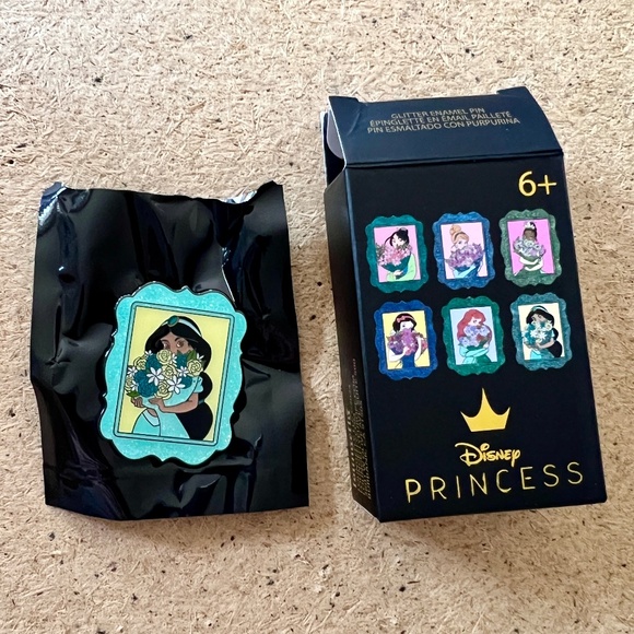 Disney Accessories - Disney Mystery Pin Loungefly Princess Bouquet Frames Jasmine NEW Open Blind Box